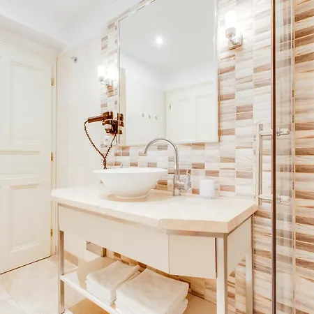 Vikroria - Halkova 5 Apartman Prága