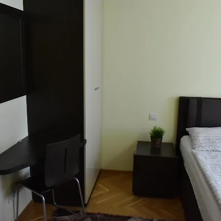 Vikroria - Hálkova 5 * Praga