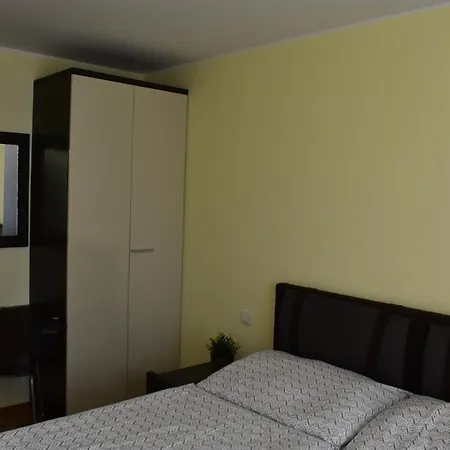 Vikroria - Hálkova 5 * Praga