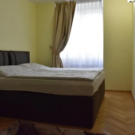 Apartamento Vikroria - Hálkova 5 Praga