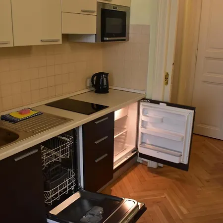 Vikroria - Halkova 5 * Prag